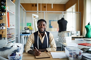 Black business owner using Maryland SBA loan for fashion business